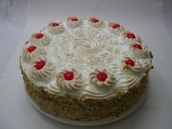 Kirsch-Baiser-Torte